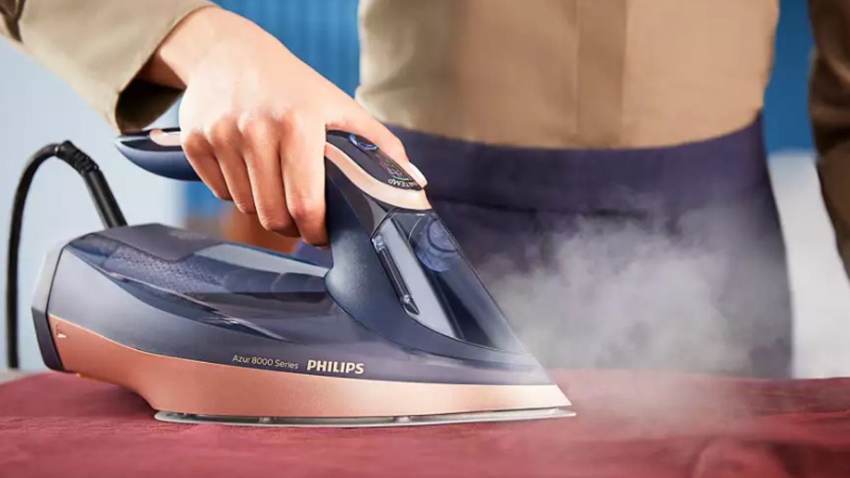 Một số lưu ý bạn cần biết khi vệ sinh bàn ủi hơi nước Philips