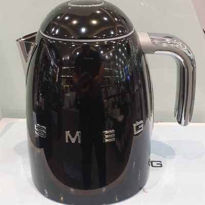 Ấm siêu tốc Smeg đen chỉnh nhiệt