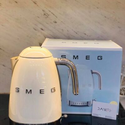 Ấm siêu tốc Smeg KLF04CREU màu kem