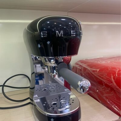 Máy pha cà phê Smeg ECF02BLEU mầu đen