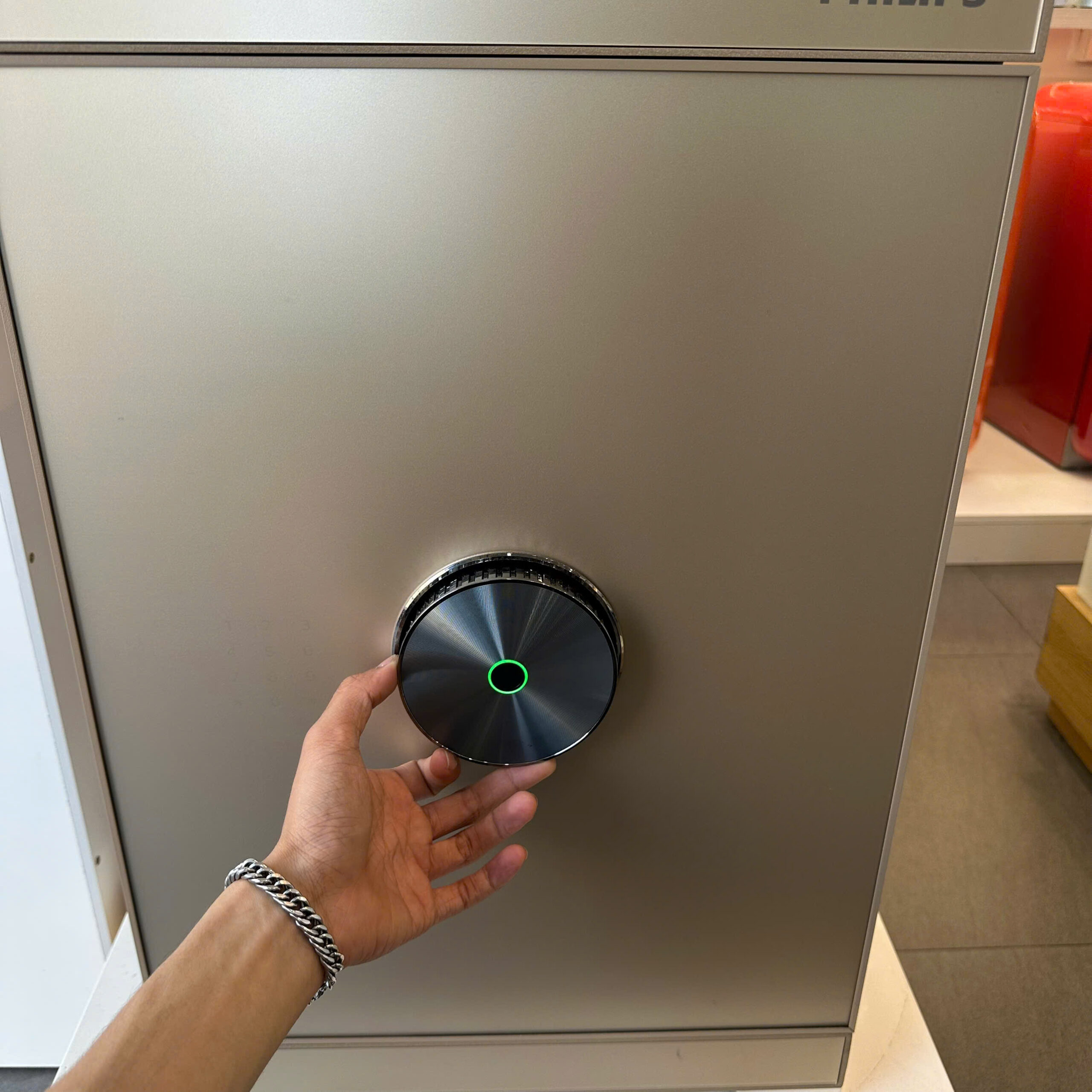 Két sắt thông minh Philips SBX602 - Tay nắm ẩn(Vàng) 38 6eb9c9f836beb7e0eeaf scaled