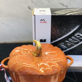 Nồi gang Staub hình Bí Ngô