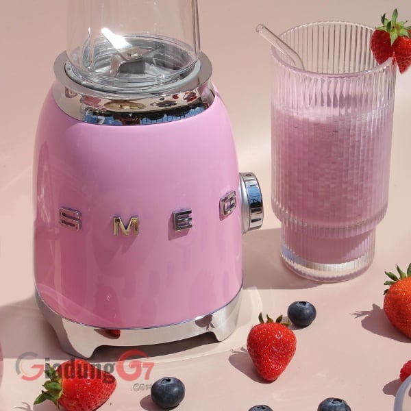 Máy xay sinh tố mini Smeg PBF01PKEU màu hồng