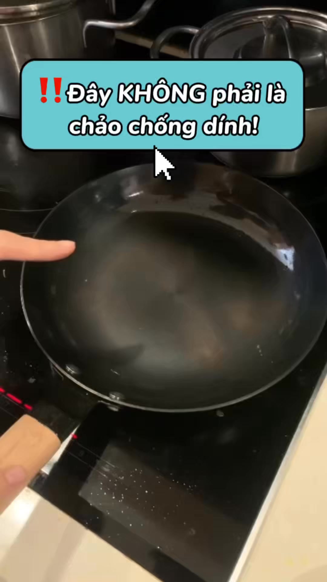 Thử thách chảo gang: chiên đậu trơn tuột