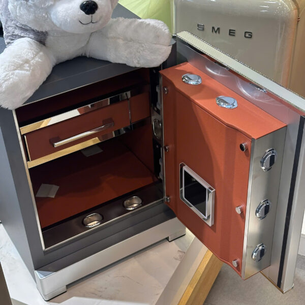 Két sắt Philips SBX701