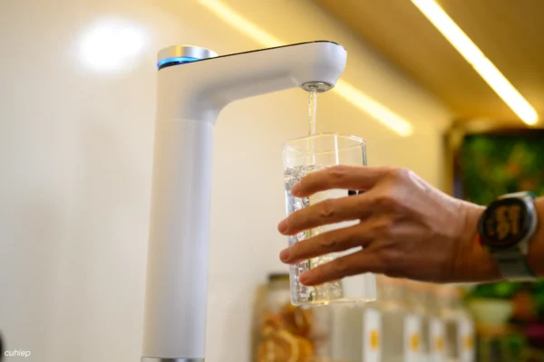 Máy lọc nước Philips AUT7005/97 để gầm