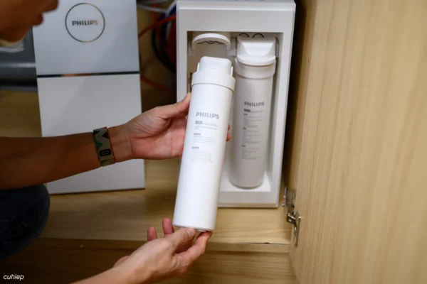 Máy lọc nước Philips AUT7005/97 để gầm