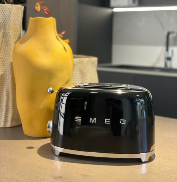 Máy nướng bánh mì SMEG TSF01
