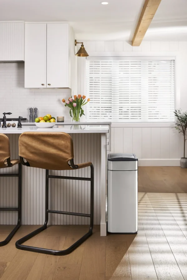 Thùng rác cảm biến ELPHECO mở hai cánh có kẹp giữ túi rác 30L