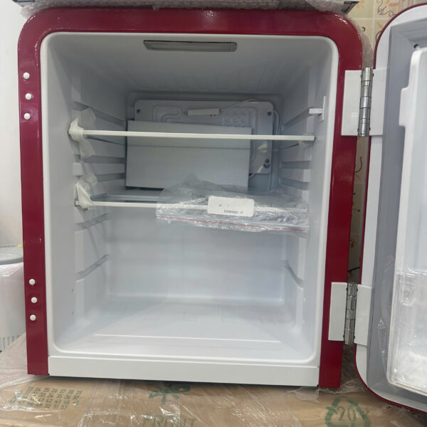 Tủ lạnh HCK 48L không tay nắm