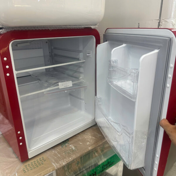 Tủ lạnh HCK 48L không tay nắm