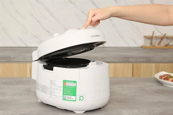 Nồi cơm điện tử áp suất Cuckoo CRP-T0310FGW 0.54L