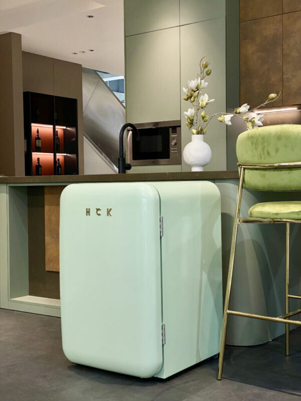 Tủ lạnh HCK 107L BC-130RDA không tay nắm