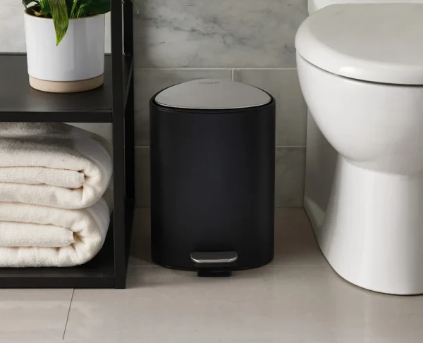 Thùng Rác Có Bàn Đạp Màu Đen Nhám Joseph Joseph EasyStore 5L