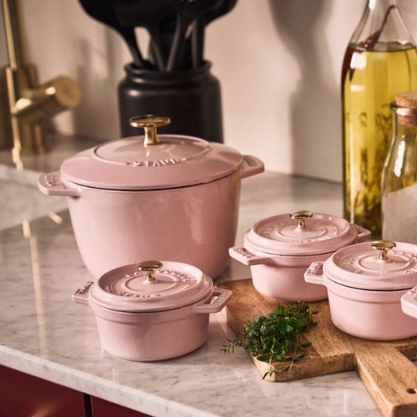 Nồi Gang Tròn Staub Chistera 16cm 1.75L Màu Hồng