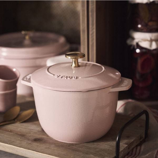 Nồi Gang Tròn Staub Chistera 16cm 1.75L Màu Hồng