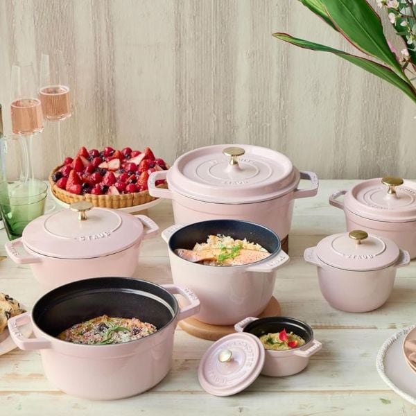 Nồi Gang Tròn Staub Chistera 16cm 1.75L Màu Hồng