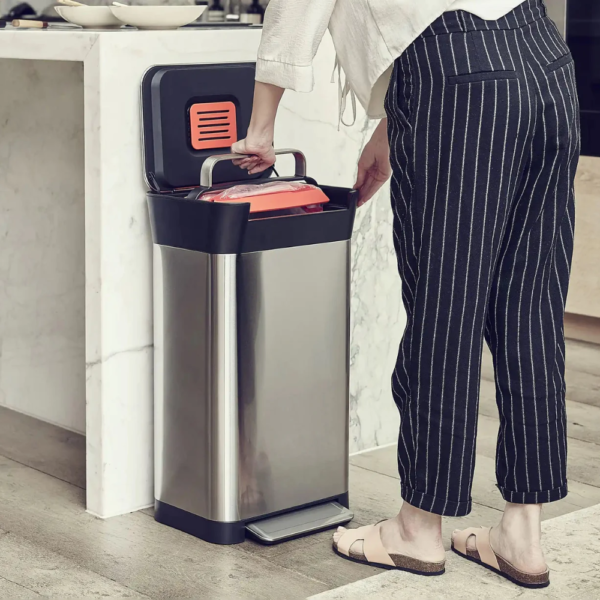 Thùng Rác Joseph Joseph Titan 30L