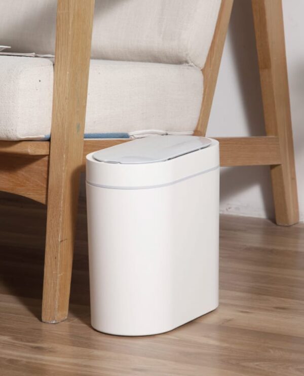 Thùng Rác Cảm Ứng Cánh Bướm Nhựa Dáng Oval 9L Màu Trắng 6973840512665