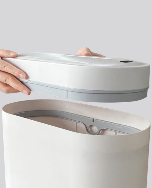 Thùng Rác Cảm Ứng Cánh Bướm Nhựa Dáng Oval 9L Màu Trắng 6973840512665