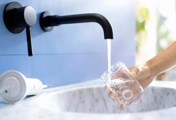 Máy Tăm Nước Cầm Tay Philips Sonicare HX3826/31 Màu Trắng